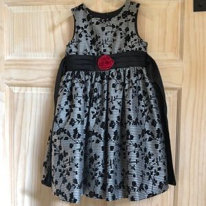Girls dressy dress. Black & white gingham. size 6